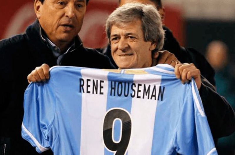 El ftbol est de luto: Muri Ren Houseman